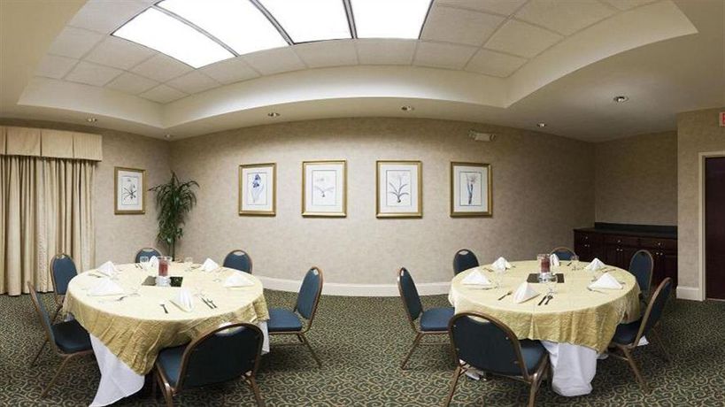 Imagen de los interiores del Hotel Holiday Inn and Suites Raleigh / Cary, An Ihg. Foto 14