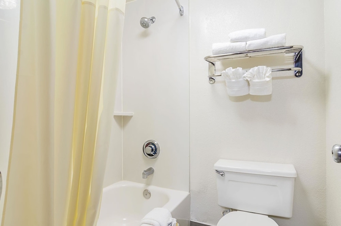 Imagen de la habitación del Hotel Holiday Inn and Suites Richmond West End, An Ihg. Foto 11