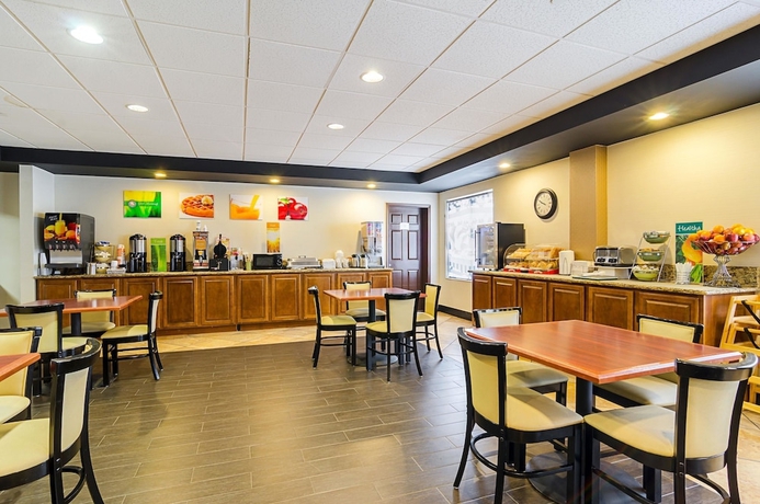 Imagen del bar/restaurante del Hotel Holiday Inn and Suites Richmond West End, An Ihg. Foto 4