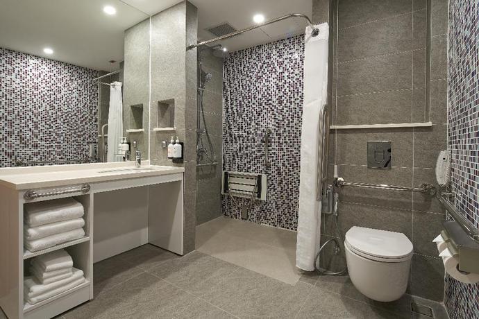 Imagen de la habitación del Hotel Holiday Inn and Suites Saigon Airport, Tan Binh . Foto 20