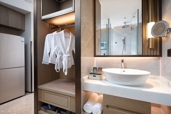 Imagen de la habitación del Hotel Holiday Inn and Suites Sanya Yalong Bay, an IHG. Foto 16