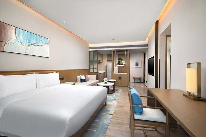 Imagen de la habitación del Hotel Holiday Inn and Suites Sanya Yalong Bay, an IHG. Foto 17