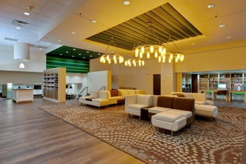 Imagen general del Hotel Holiday Inn and Suites Savannah Airport - Pooler, An Ihg. Foto 4