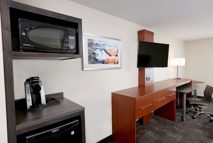 Imagen de la habitación del Hotel Holiday Inn and Suites Sioux Falls - Airport, An Ihg. Foto 2