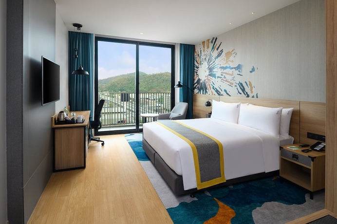 Imagen de la habitación del Hotel Holiday Inn and Suites Siracha Laemchabang, An Ihg. Foto 6