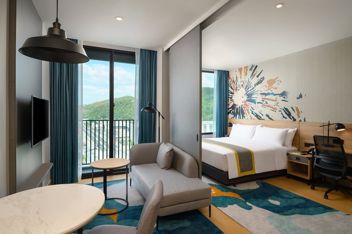 Imagen de la habitación del Hotel Holiday Inn and Suites Siracha Laemchabang, An Ihg. Foto 10
