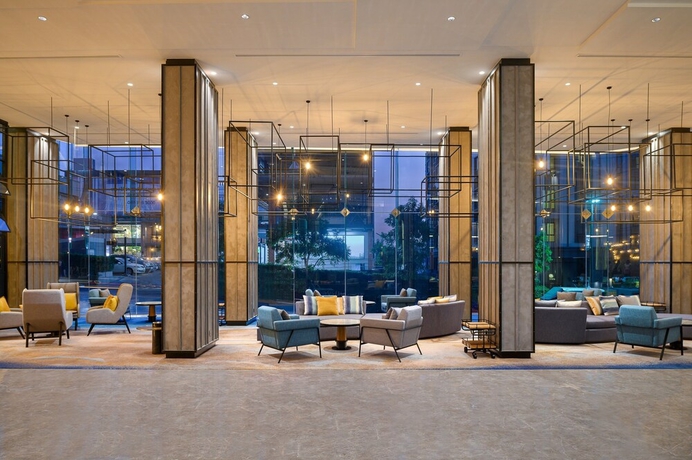 Imagen de los interiores del Hotel Holiday Inn and Suites Siracha Laemchabang, An Ihg. Foto 15