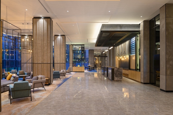 Imagen de los interiores del Hotel Holiday Inn and Suites Siracha Laemchabang, An Ihg. Foto 16