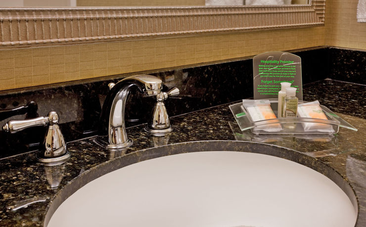 Imagen de la habitación del Hotel Holiday Inn and Suites Springfield - I-44, An Ihg. Foto 7