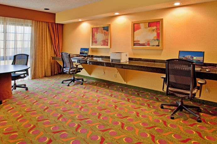 Imagen de los interiores del Hotel Holiday Inn and Suites Springfield - I-44, An Ihg. Foto 16