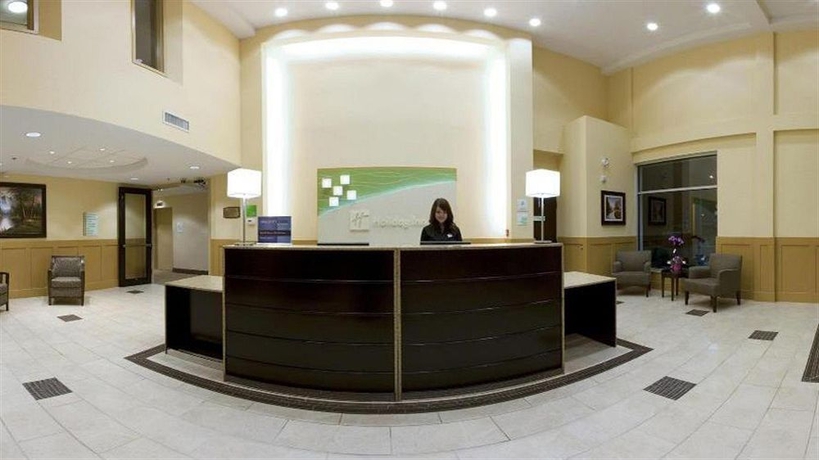 Imagen de los interiores del Hotel Holiday Inn and Suites Surrey East Cloverdale, An Ihg. Foto 8