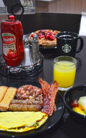 Imagen general del Hotel Holiday Inn and Suites Syracuse Airport - Liverpool, An Ihg. Foto 2