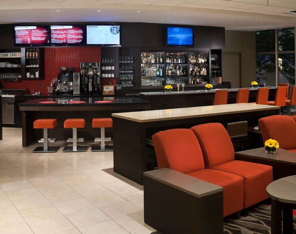 Imagen del bar/restaurante del Hotel Holiday Inn and Suites Vancouver Downtown, An Ihg. Foto 4