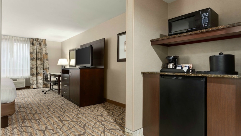 Imagen de la habitación del Hotel Holiday Inn and Suites Williamsburg-historic Gateway, An Ihg. Foto 3
