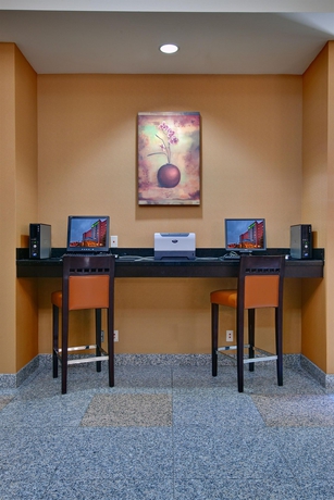 Imagen de los interiores del Hotel Holiday Inn and Suites Windsor Ambassador Bridge, An Ihg. Foto 6