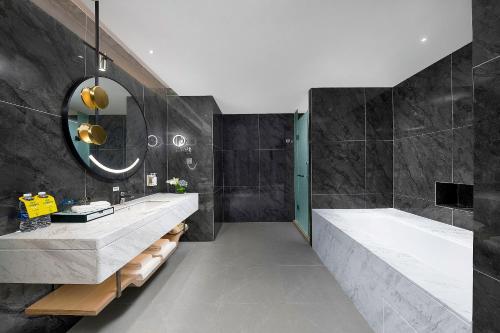 Imagen general del Hotel Holiday Inn and Suites Wuhan International Expo, an IHG Hotel. Foto 10
