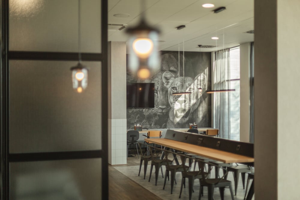 Imagen de los interiores del Hotel Holiday Inn - the niu, Leo Nuremberg by IHG. Foto 7