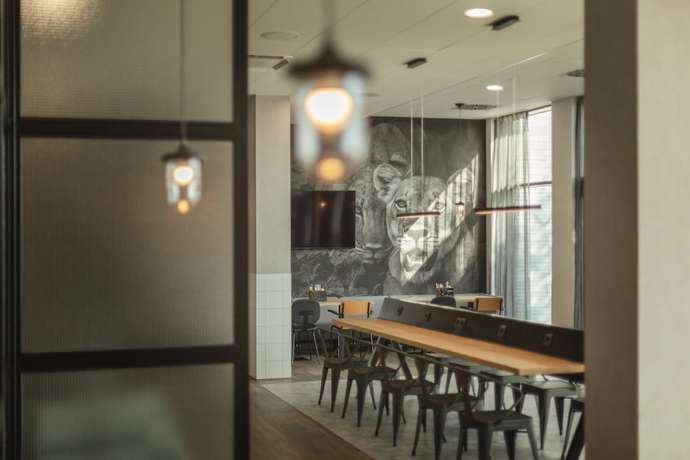Imagen del bar/restaurante del Hotel Holiday Inn - the niu, Leo Nuremberg by IHG. Foto 4
