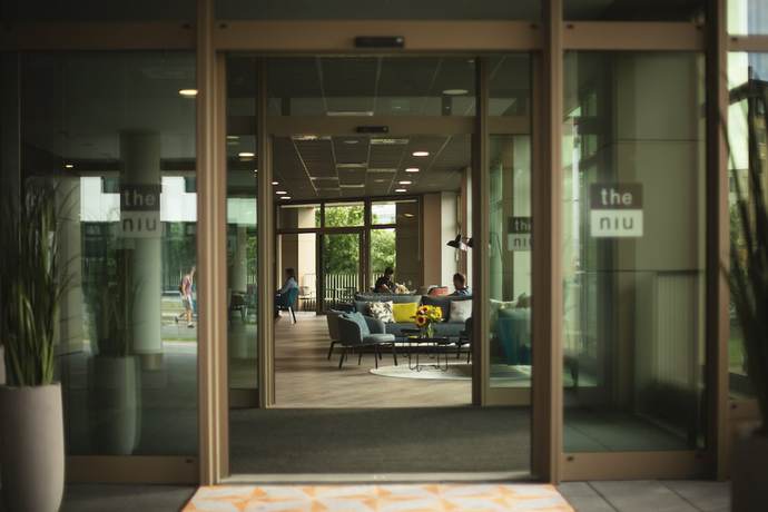 Imagen del bar/restaurante del Hotel Holiday Inn - the niu, Tab Dusseldorf Main Station by IHG. Foto 2