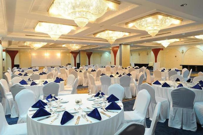 Imagen de los interiores del Hotel Holiday International Bur Juman By Sunday. Foto 10