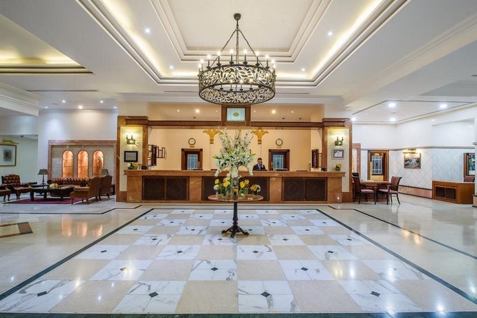 Imagen general del Hotel Holiday International Sharjah. Foto 7