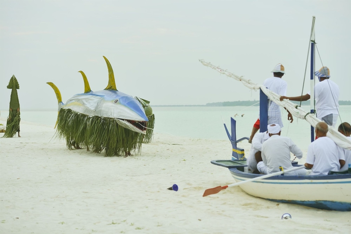 Imagen de los exteriores del Hotel Holiday Island Resort & Spa. Foto 9