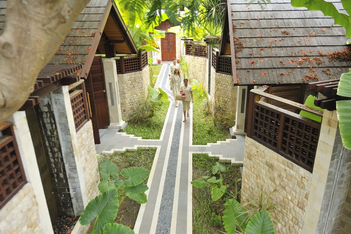 Imagen de los exteriores del Hotel Holiday Island Resort & Spa. Foto 14