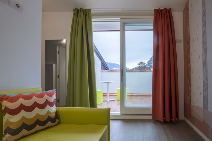 Imagen de la habitación del Hotel Holiday Iv Gardan. Foto 3