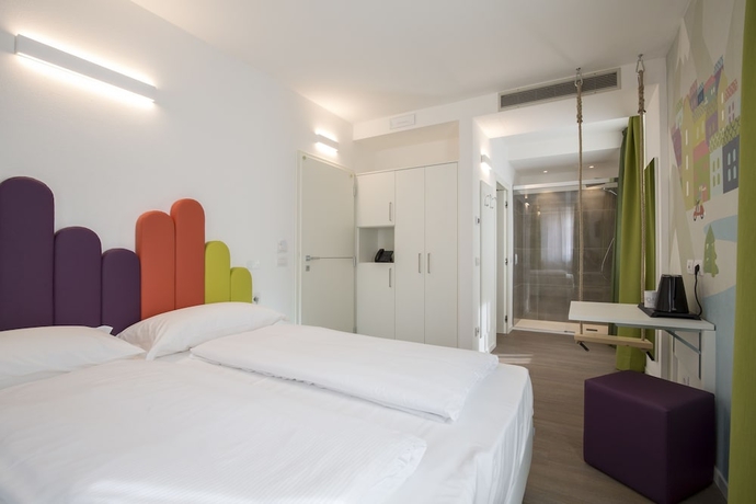 Imagen de la habitación del Hotel Holiday Iv Gardan. Foto 5