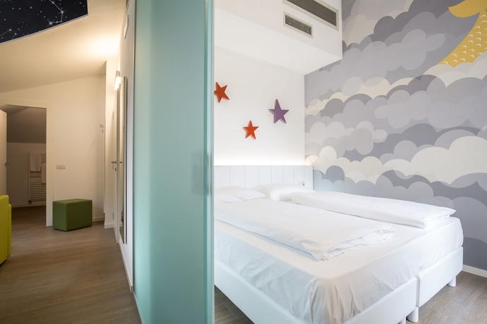 Imagen de la habitación del Hotel Holiday Iv Gardan. Foto 7