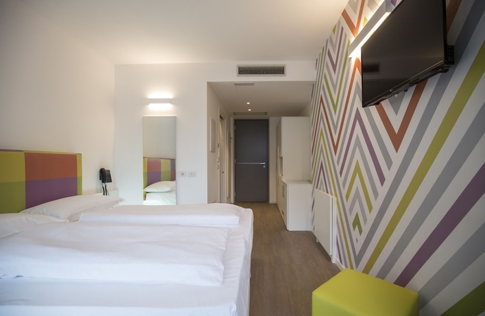 Imagen de la habitación del Hotel Holiday Iv Gardan. Foto 13