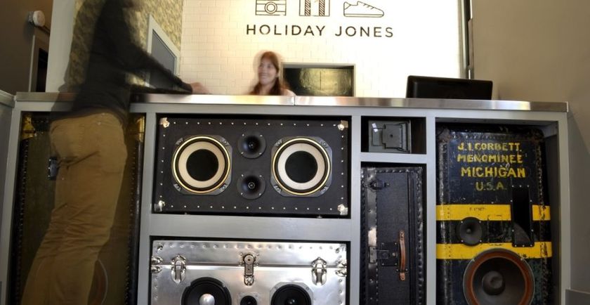 Imagen del bar/restaurante del Hotel Holiday Jones. Foto 3