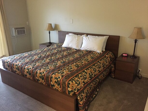 Imagen general del Hotel Holiday Lodge, Grass Valley. Foto 1