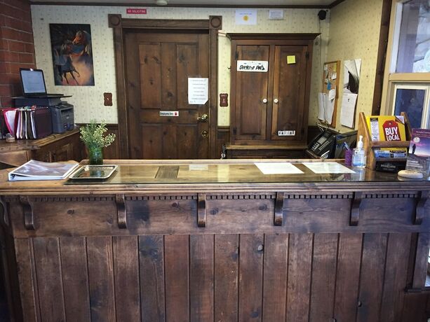 Imagen general del Hotel Holiday Lodge, Grass Valley. Foto 6