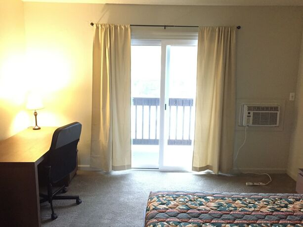 Imagen general del Hotel Holiday Lodge, Grass Valley. Foto 10