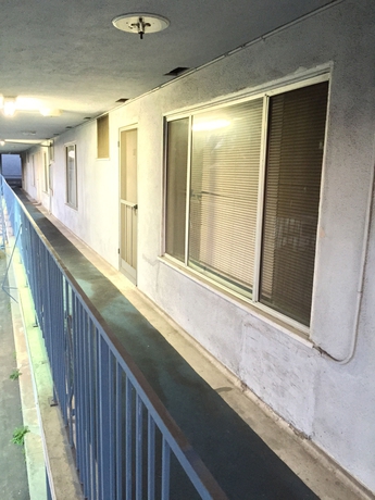 Imagen de los exteriores del Hotel Holiday Lodge, Los Ángeles. Foto 13