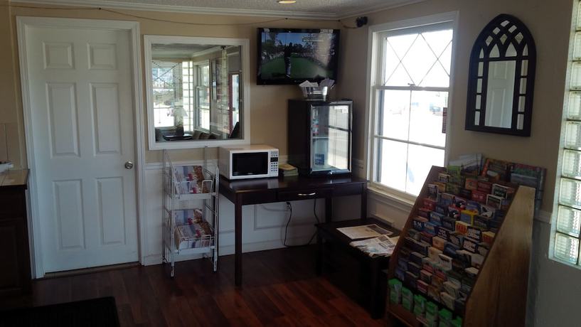 Imagen de los interiores del Hotel Holiday Lodge, Port Angeles. Foto 12