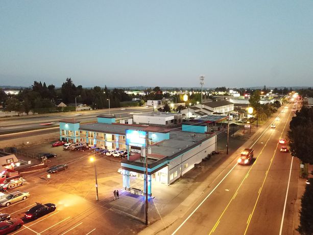 Imagen general del Hotel Holiday Lodge Salem,OR. Foto 4