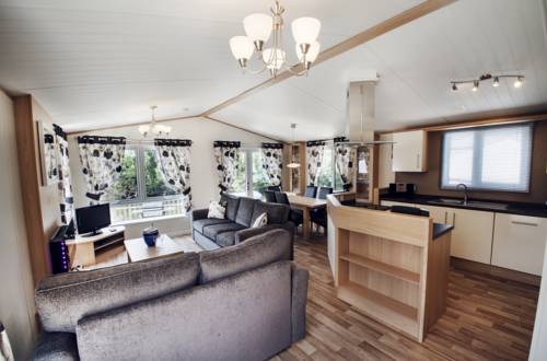 Imagen de la habitación del Hotel Holiday Marina Resort. Foto 5