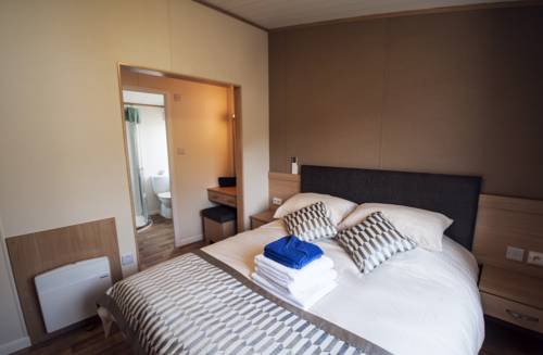 Imagen de la habitación del Hotel Holiday Marina Resort. Foto 6