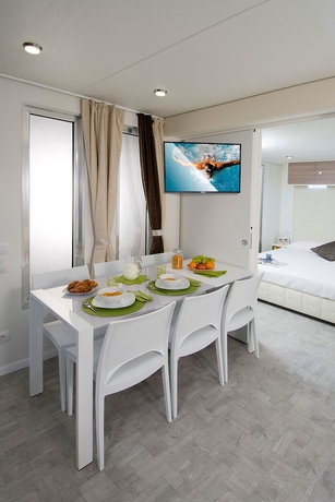 Imagen de la habitación del Hotel Holiday Mobile Homes Park Riviera. Foto 16