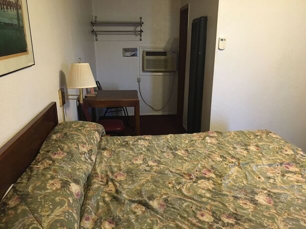 Imagen general del Hotel Holiday Motel. Foto 20