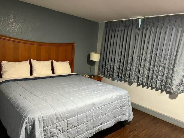 Imagen general del Hotel Holiday Motel, Jeffersonville. Foto 7