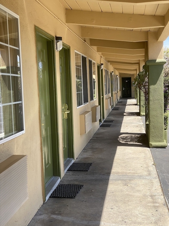 Imagen general del Hotel Holiday Motel, Morgan Hill. Foto 3