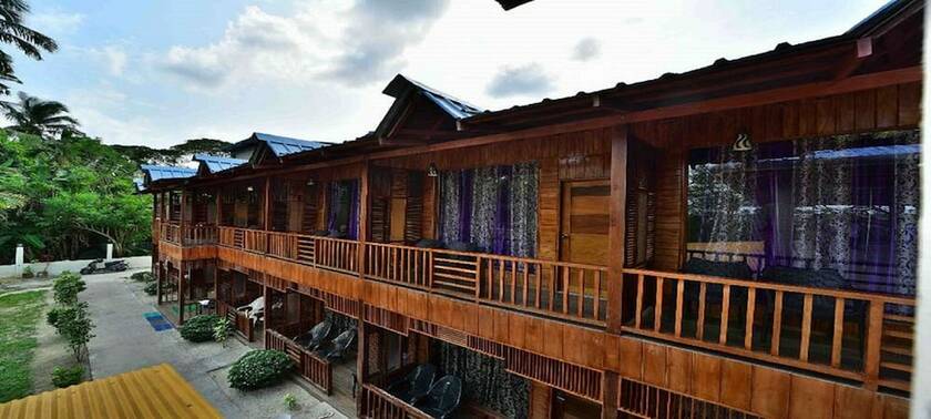 Imagen de la habitación del Hotel Holiday N Holiday Beach Resort. Foto 15