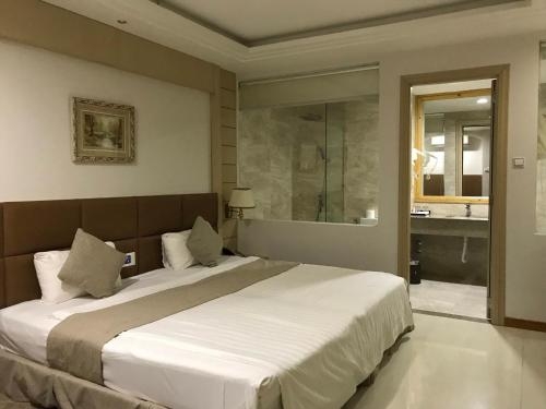 Imagen general del Hotel Holiday One. Foto 3