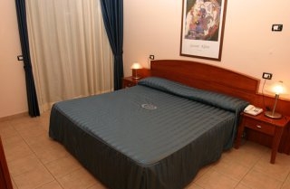 Imagen de la habitación del Hotel Holiday Palace. Foto 3