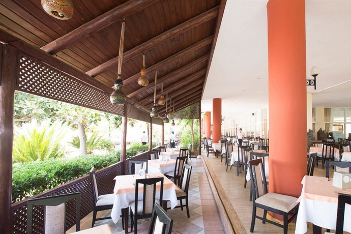 Imagen general del Hotel Holiday Park Resort. Foto 2