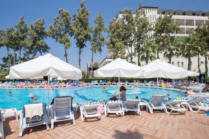 Imagen general del Hotel Holiday Park Resort. Foto 5