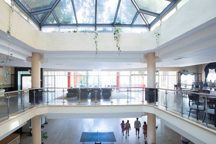 Imagen general del Hotel Holiday Park Resort. Foto 10